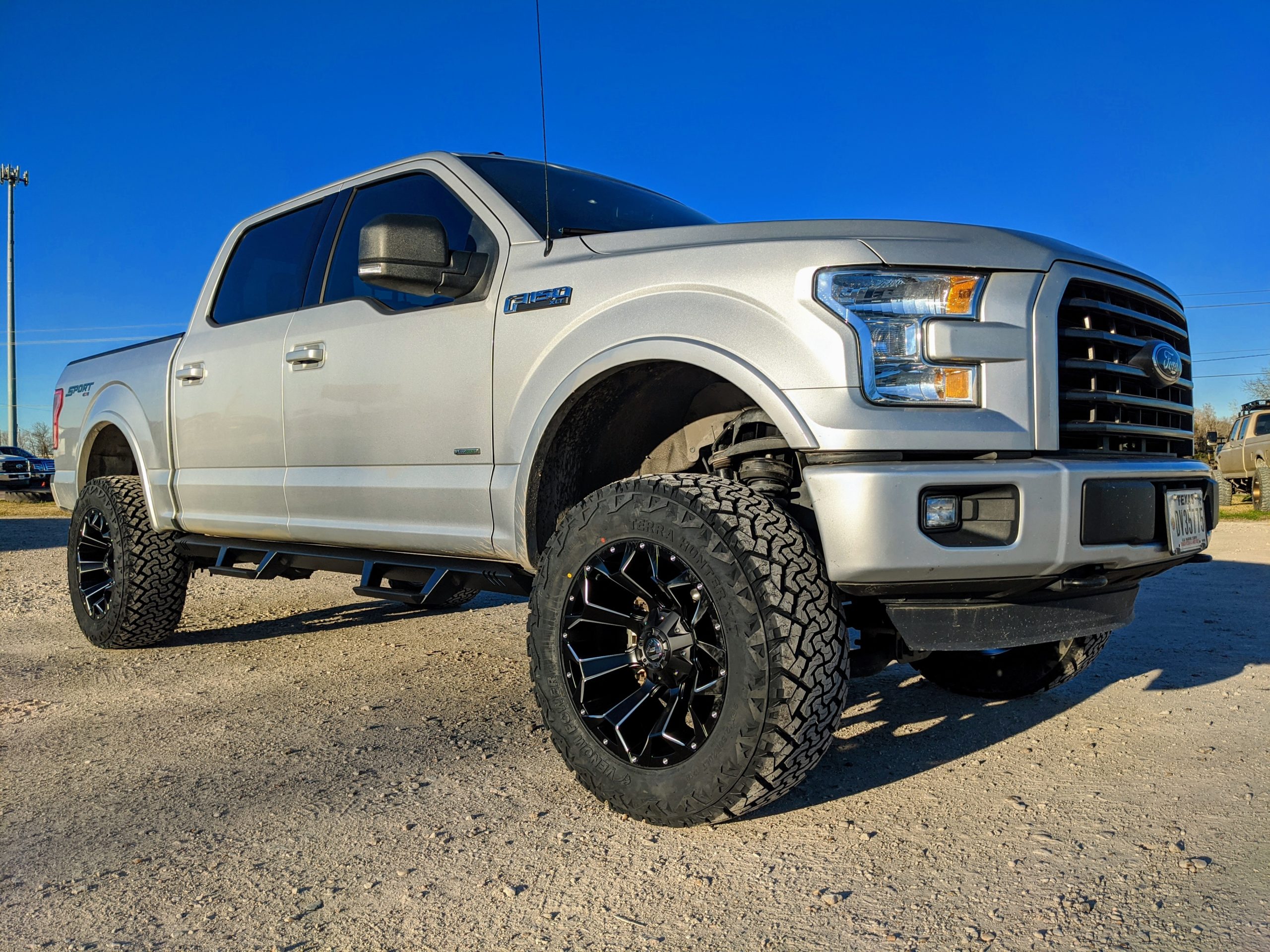  F150 6 inch 20 inch Fuel Assault 35X12.50R20 XT Tires